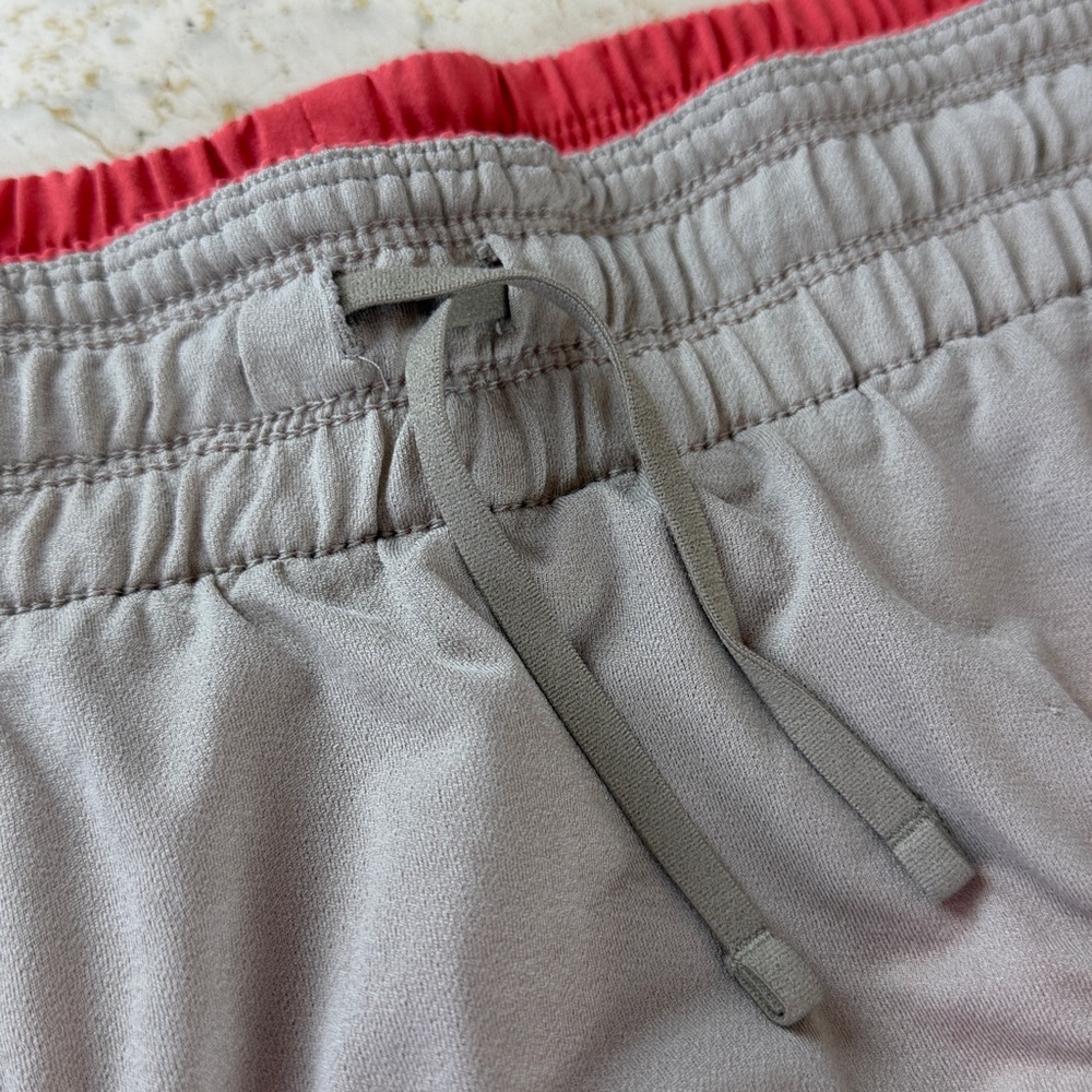 REI CO-OP Women's Coral Shorts size medium - Picture 12 of 14